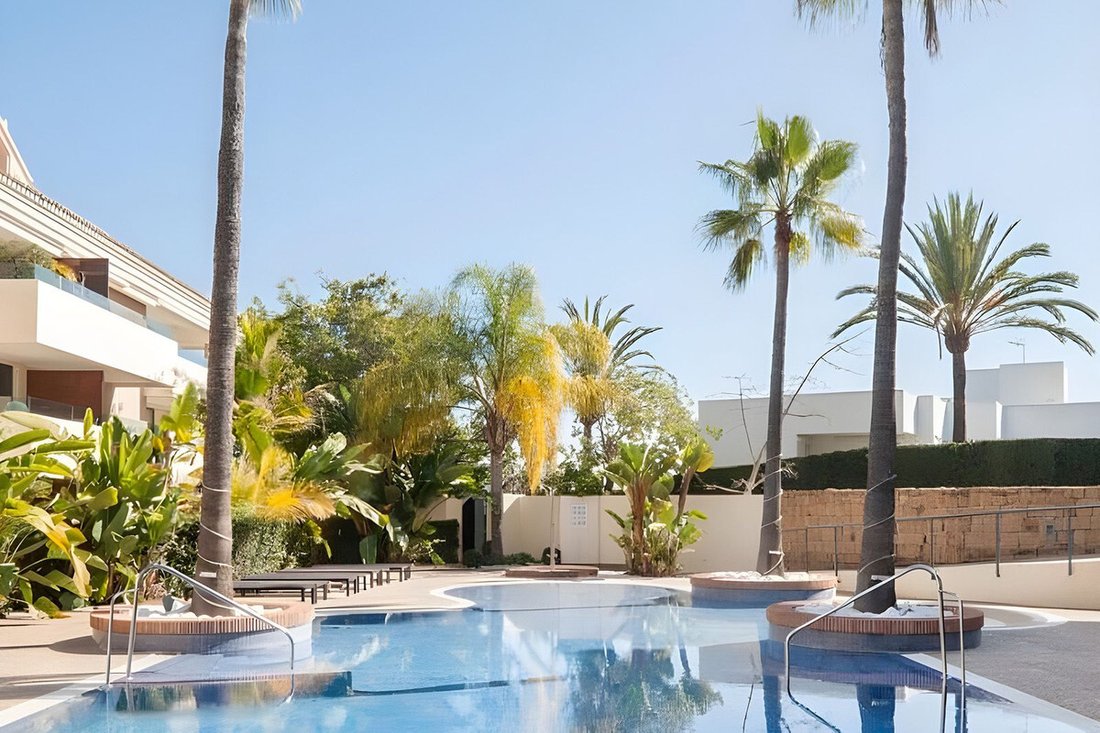 Apartment in Marbella, Andalusia, Spain 3 - 16413096