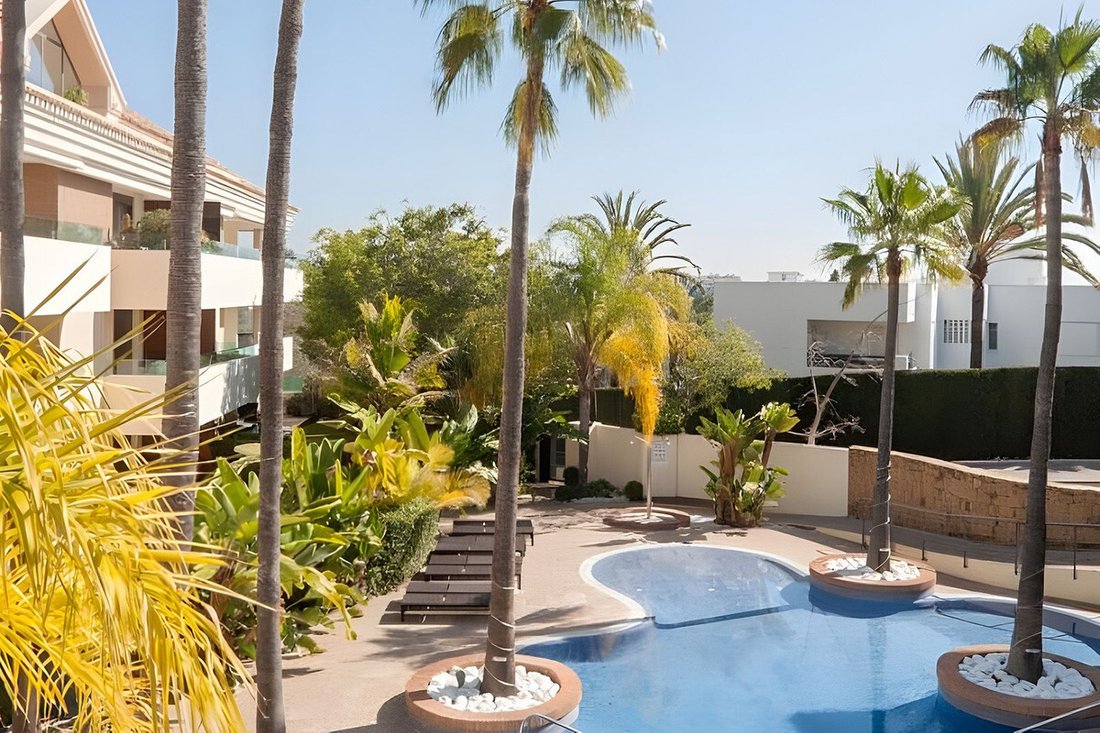 Apartment in Marbella, Andalusia, Spain 2 - 16413096