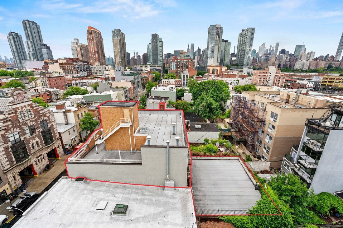 New York, New York, United States 2 - 16411548