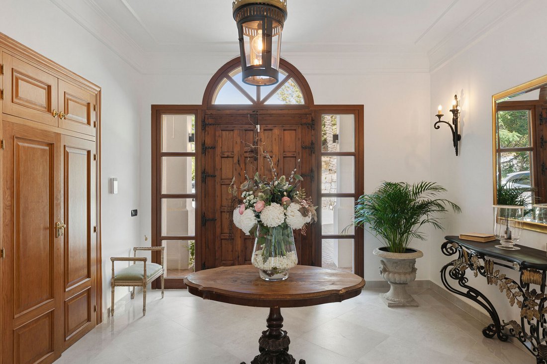 Villa in El Madroñal, Benahavis, Spain 5 - 16413276