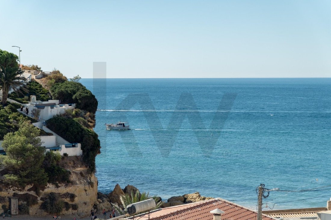 House in Carvoeiro, Algarve, Portugal 1 - 16412927