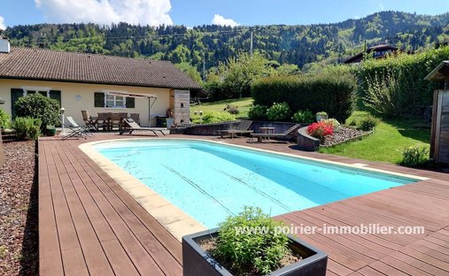 Castle for Sale in Bons-en-Chablais, Auvergne-Rhône-Alpes, France