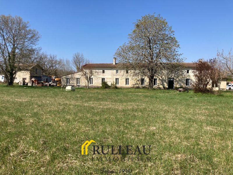 Estate in Nord Est, Saint-André-de-Cubzac, France 1 - 16408861
