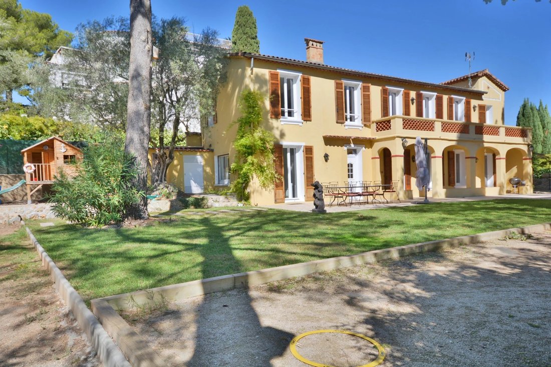 Villa in Tignes et Sevigne, Le Cannet, France 2 - 16409422