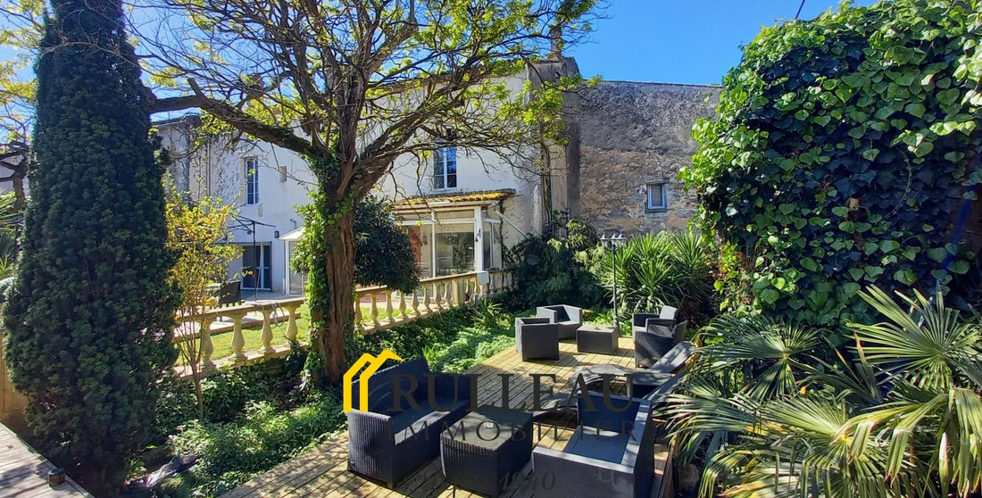 House in Blaye, Nouvelle-Aquitaine, France 2 - 16409316