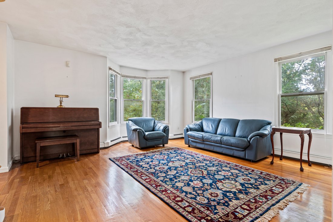 House in Needham, Massachusetts, United States 3 - 16410836