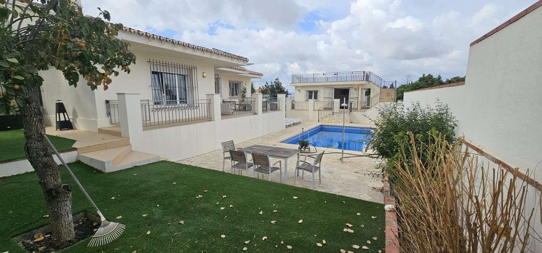 Villa in Alhaurin de la Torre, Andalusia, Spain 4 - 15619804