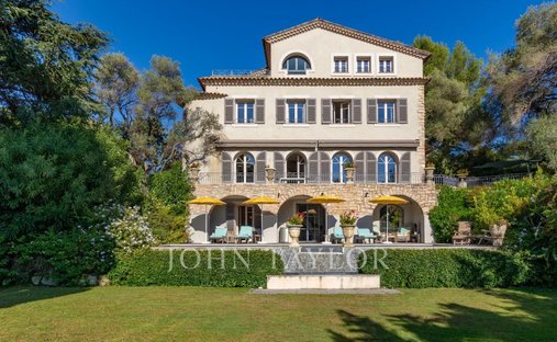 Villa in Antibes, Provence-Alpes-Côte d'Azur, France 1