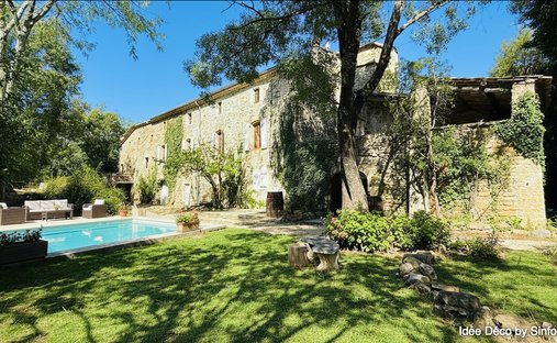 Estate in Deaux, Occitania, France 1