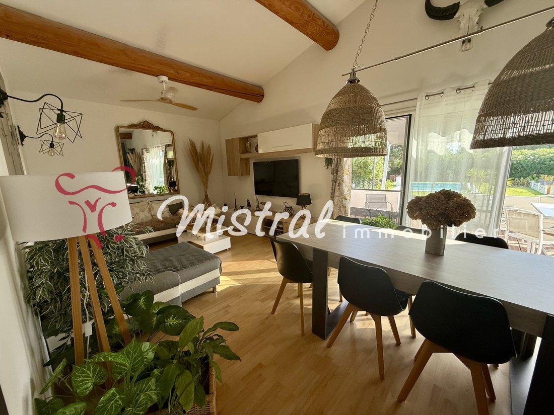 Villa in Centre Ville, Aigues-Mortes, France 2 - 16409725