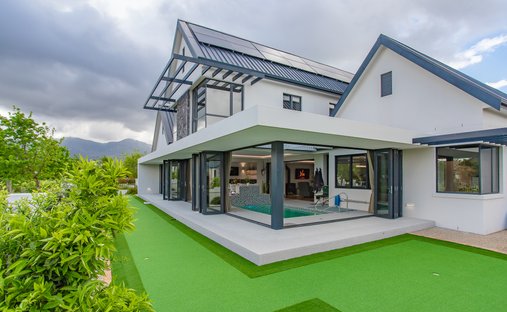 Country House in Val De Vie Winelands Lifestyle Estate, Western Cape, South Africa 1