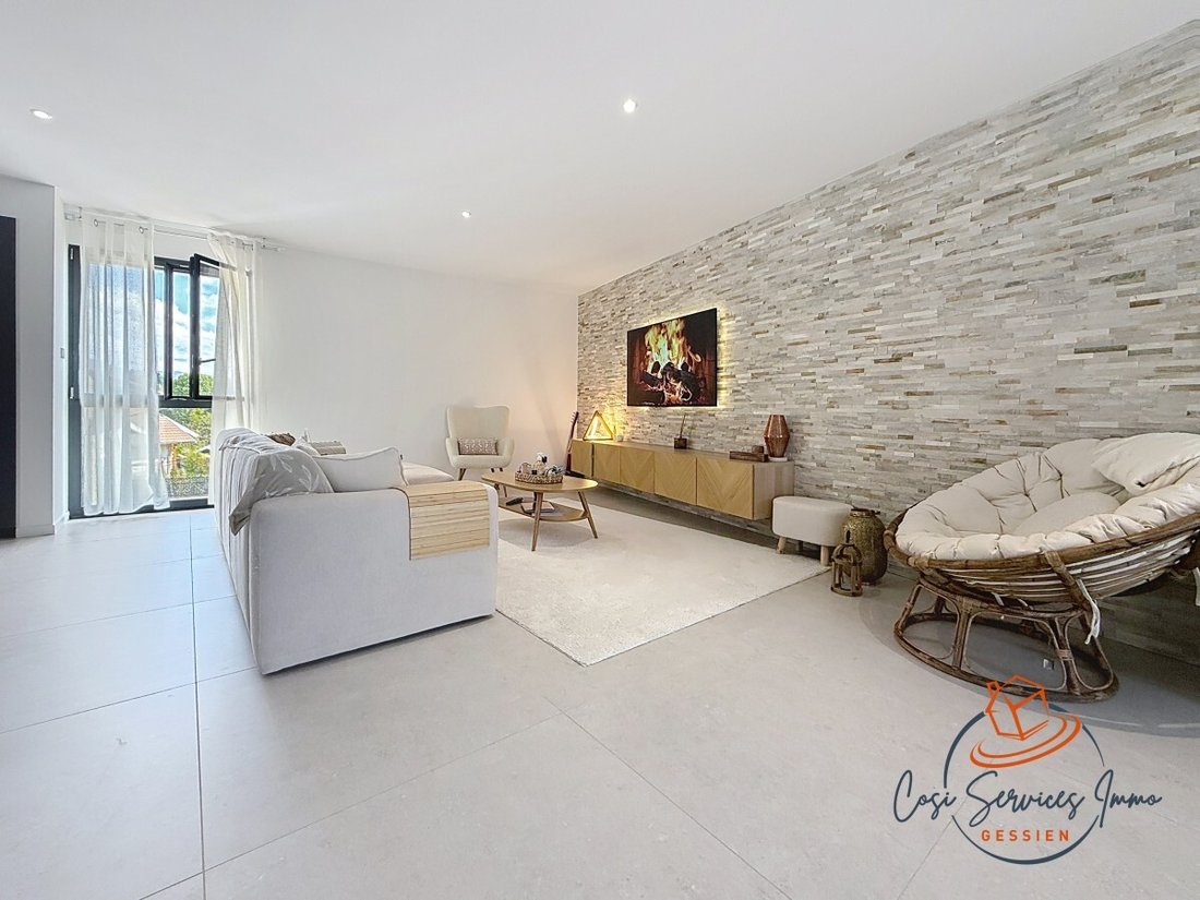 Villa in Divonne-les-Bains, Auvergne-Rhône-Alpes, France 4 - 16409372