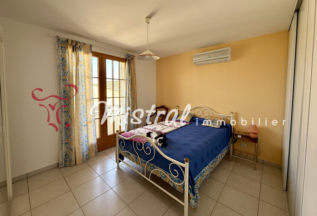 Villa in Centre Ville, Aigues-Mortes, France 5 - 16409528