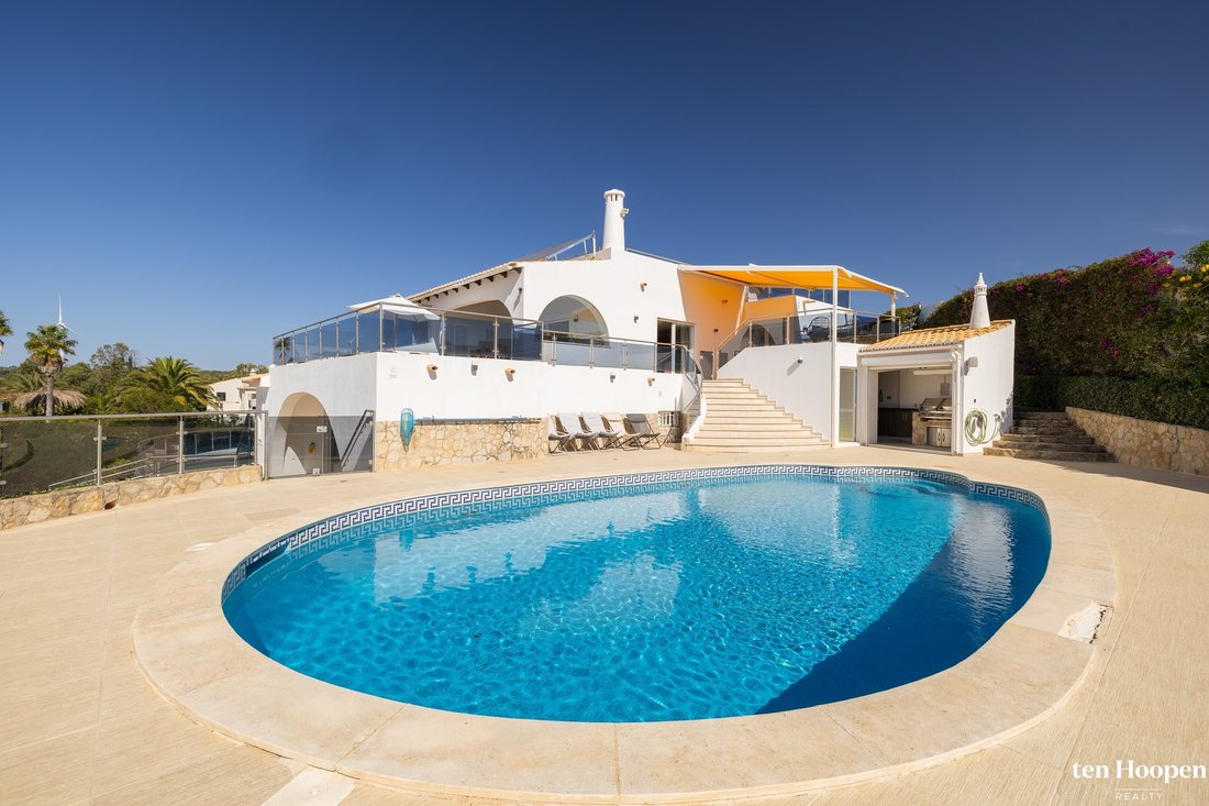 Villa in Vila do Bispo e Raposeira, Algarve, Portugal 1 - 16410555