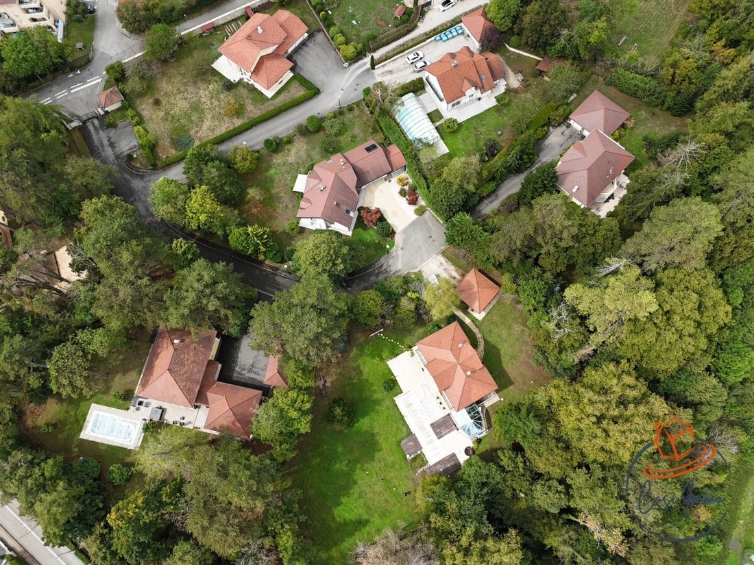 Villa in Ouest, Gex, France 2 - 16409672