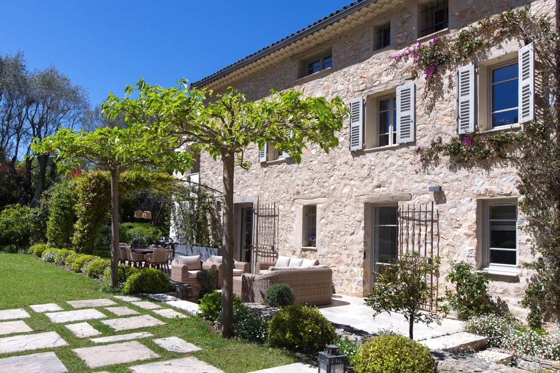 Villa in Valbonne, Provence-Alpes-Côte d'Azur, France 1 - 16412909