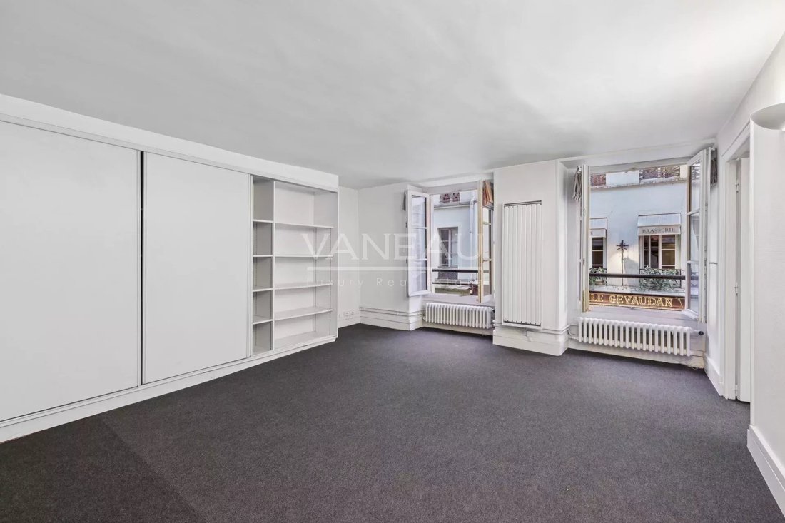 Apartment in Saint Thomas d'Aquin, Paris 7e Arrondissement, Paris 4 - 16408336