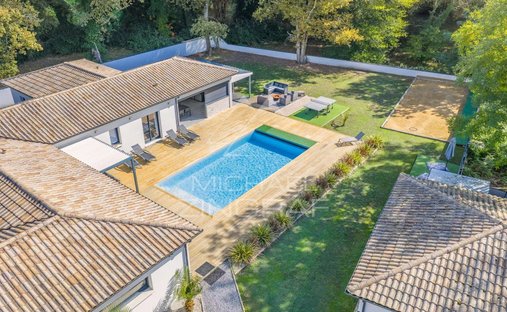 Villa in Salles, Nouvelle-Aquitaine, France 1