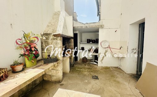 House in Centre Ville, Aigues-Mortes, France 1