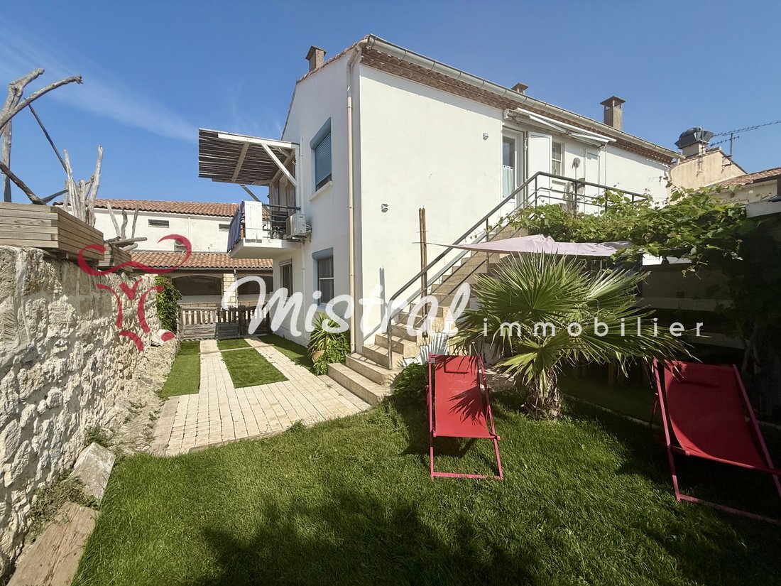 House in Saintes-Maries-de-la-Mer, Provence-Alpes-Côte d'Azur, France 1 - 16409410