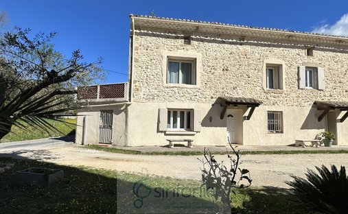 13th Historic Castle With Majestic Park And Pool