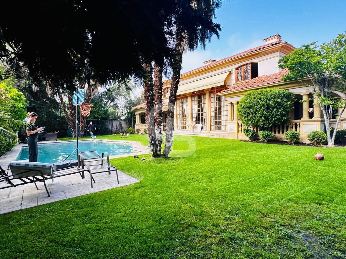 House in Lo Barnechea, Santiago Metropolitan Region, Chile 1 - 16412713