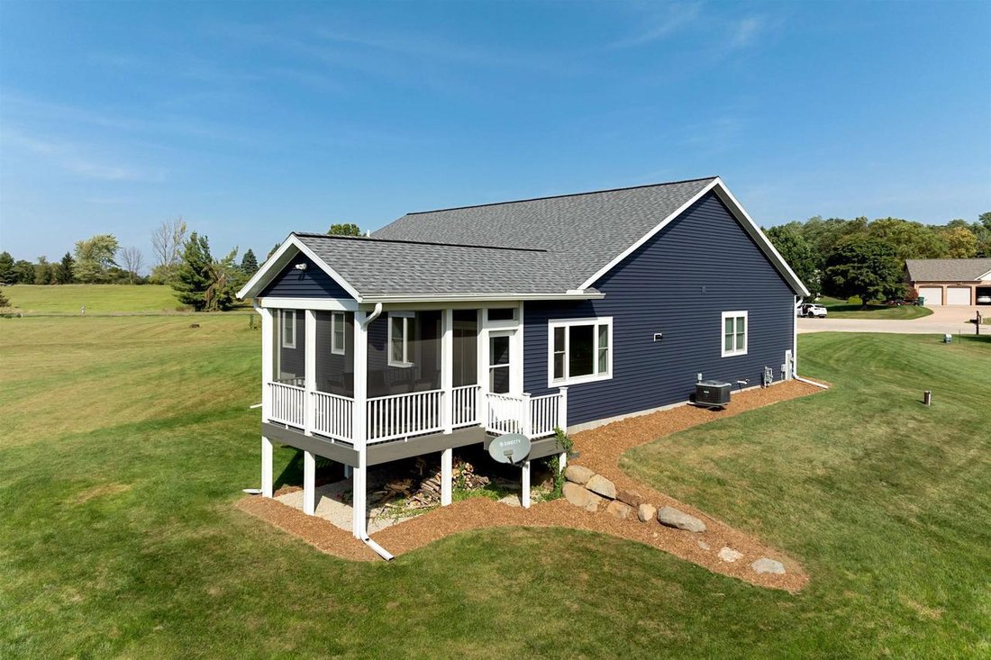 House in Markesan, Wisconsin, United States 3 - 16410373