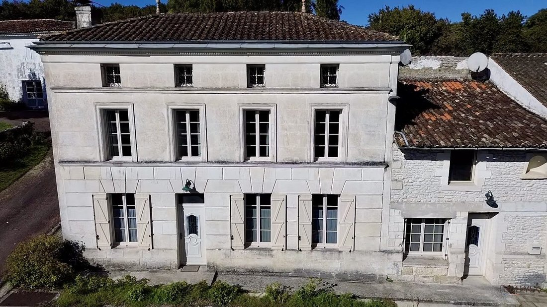 House in Chaniers, Nouvelle-Aquitaine, France 4 - 16414518