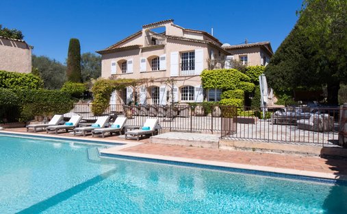 Villa in Grasse, Provence-Alpes-Côte d'Azur, France 1