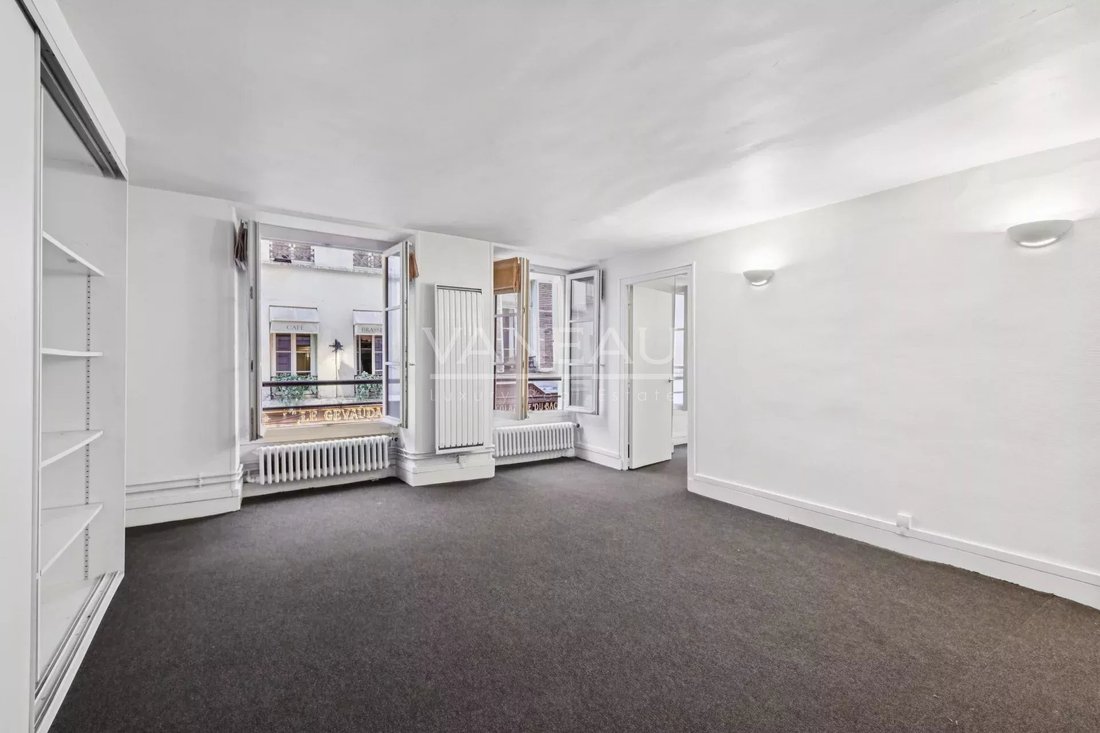 Apartment in Saint Thomas d'Aquin, Paris 7e Arrondissement, Paris 1 - 16408336