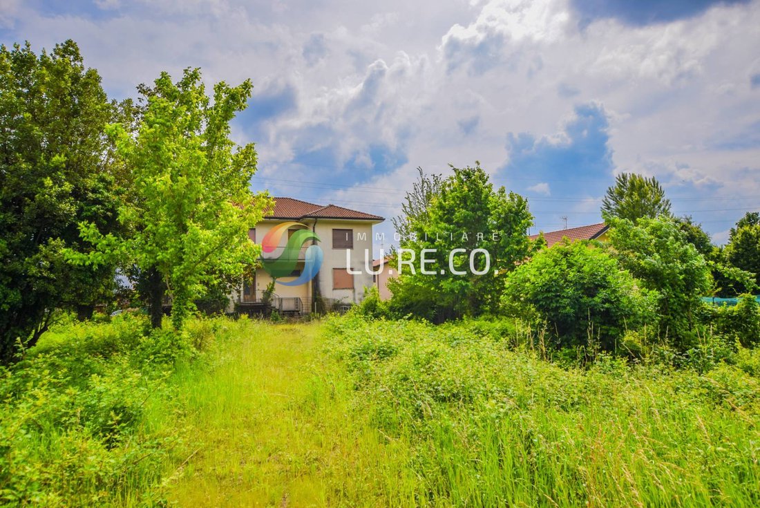 Villa in Inverigo, Lombardy, Italy 1 - 16411864