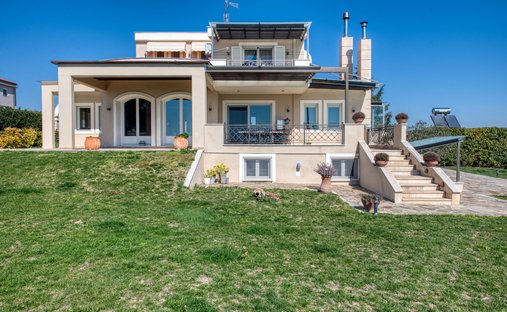 Villa in Thermaikos, Macedonia and Thrace, Greece 1