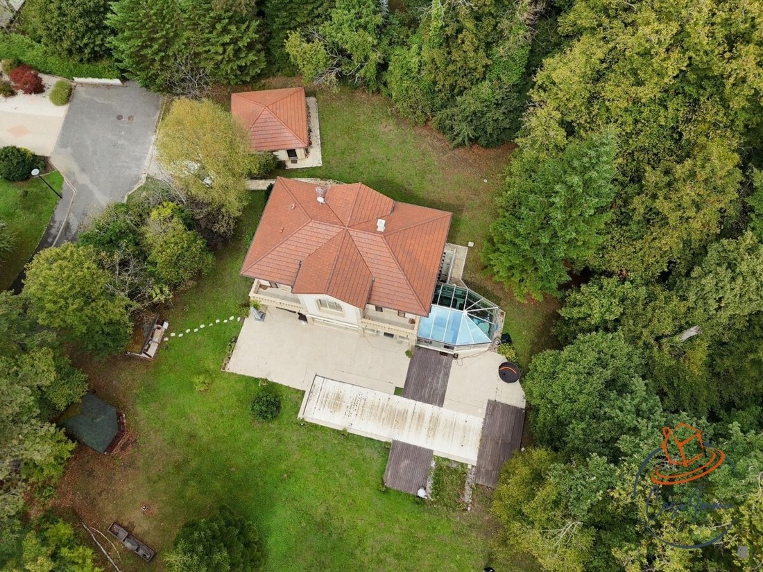 Villa in Ouest, Gex, France 3 - 16409672
