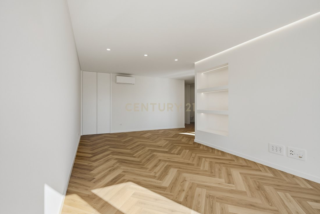 Apartment in Santa Maria, Sao Pedro e Matacaes, Lisbon, Portugal 5 - 16413559