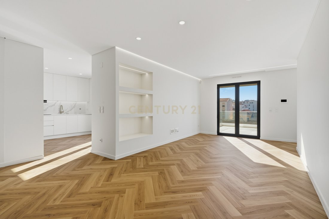 Apartment in Santa Maria, Sao Pedro e Matacaes, Lisbon, Portugal 2 - 16413559