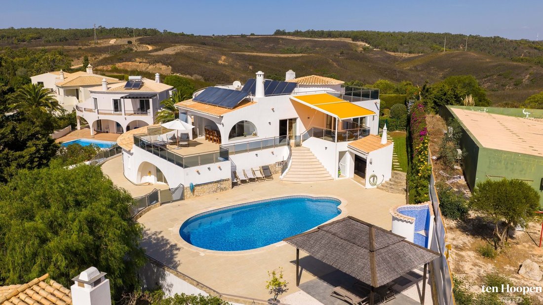 Villa in Vila do Bispo e Raposeira, Algarve, Portugal 2 - 16410555