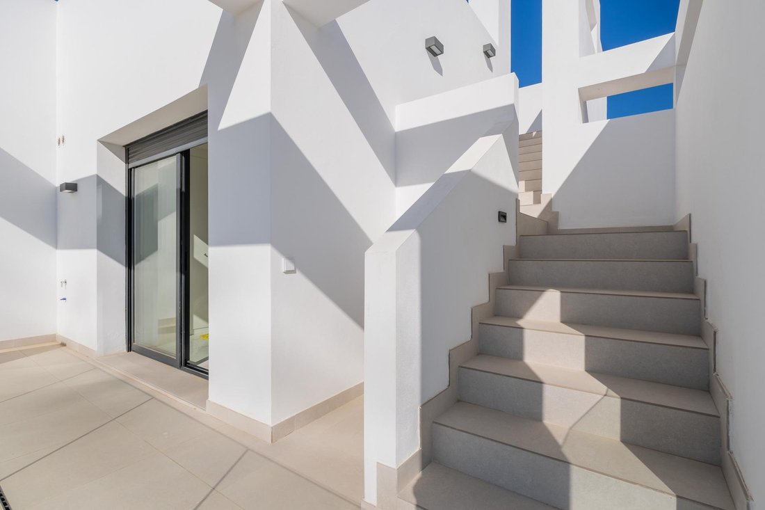 Penthouse in Estepona, Andalusia, Spain 2 - 16022919