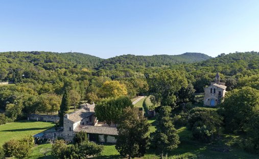 Estate in Bollène, Provence-Alpes-Côte d'Azur, France 1