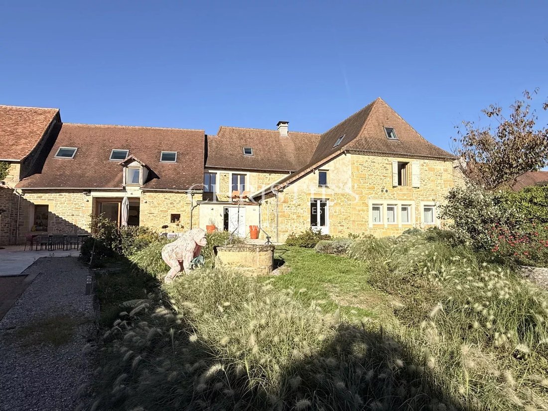 House in Saint-Sulpice-d'Excideuil, Nouvelle-Aquitaine, France 1 - 16408376