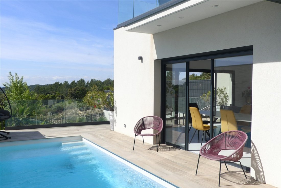 Villa in Arènes, Nimes, France 3 - 16409595