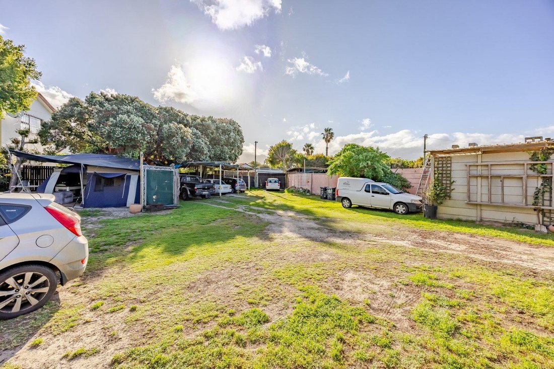 House in Lakeside, Marina Da Gama, Cape Town 4 - 16203519