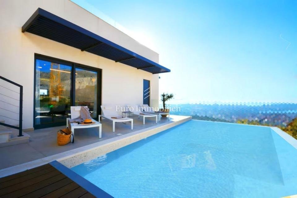House in Lucac-Manus, Split, Split-Dalmatia County 1 - 16411487