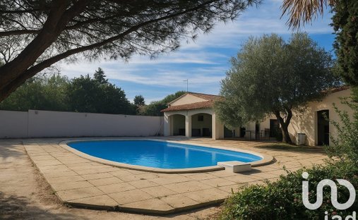 1h30 From Paris By Tgv – An Exceptional Listed 16th/18th/19th Century Chateau With Annexes And A Swi