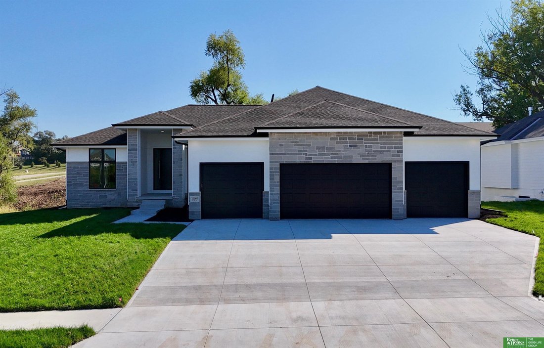 House in Papillion, Nebraska, United States 1 - 16410532