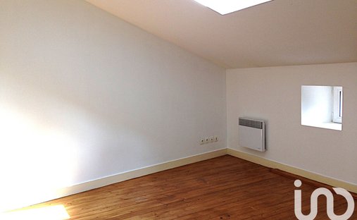 Castle for Sale in Barbezieux-Saint-Hilaire, Nouvelle-Aquitaine, France