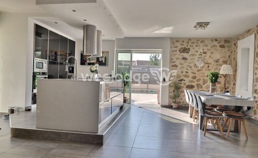 Castle for Sale in Istres, Provence-Alpes-Côte d'Azur, France