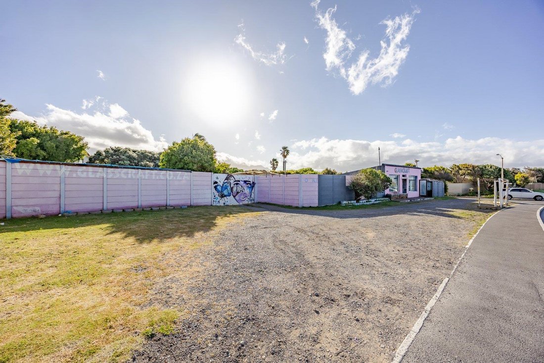 House in Lakeside, Marina Da Gama, Cape Town 1 - 16203519