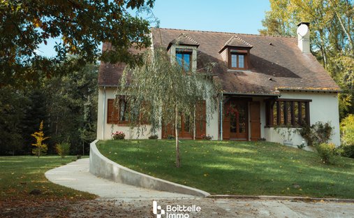 House in Arbonne-la-Foret, Ile-de-France, France 1
