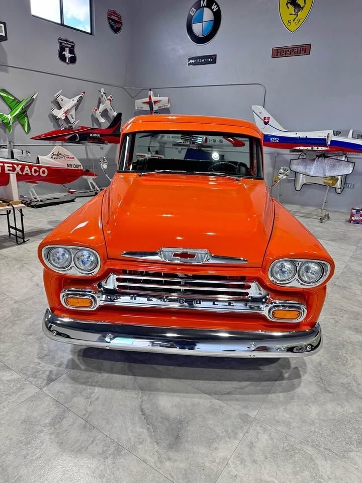 Pickup in Glendale, United States 4 - 16413035