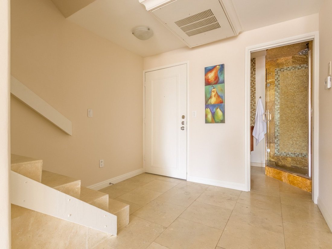 Condo in Signal Hill, California, United States 3 - 16413520